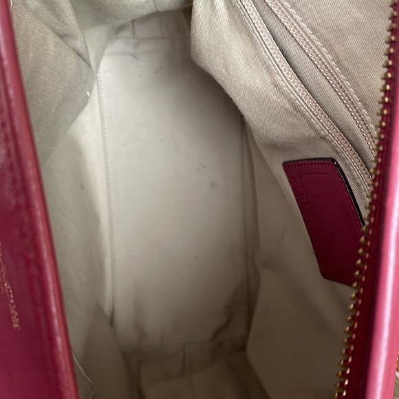 Coach bucket crossbody leather handbag - Picture 9 of 14